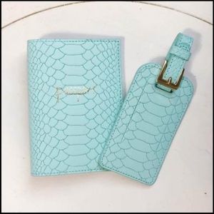 GiGi New York Leather Luggage Tag & Passport Case